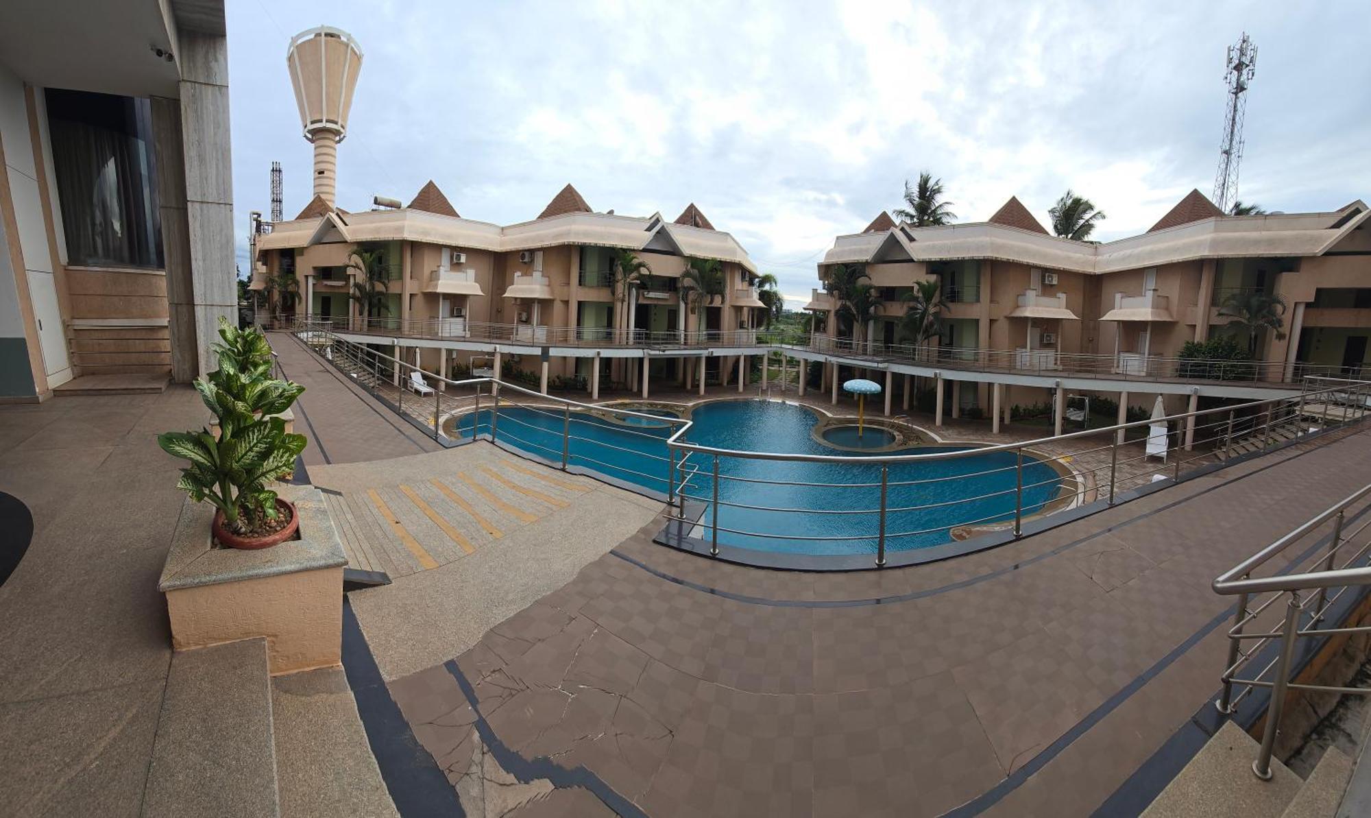 Royal Orchid Central Kireeti Hampi, Hospet Kültér fotó