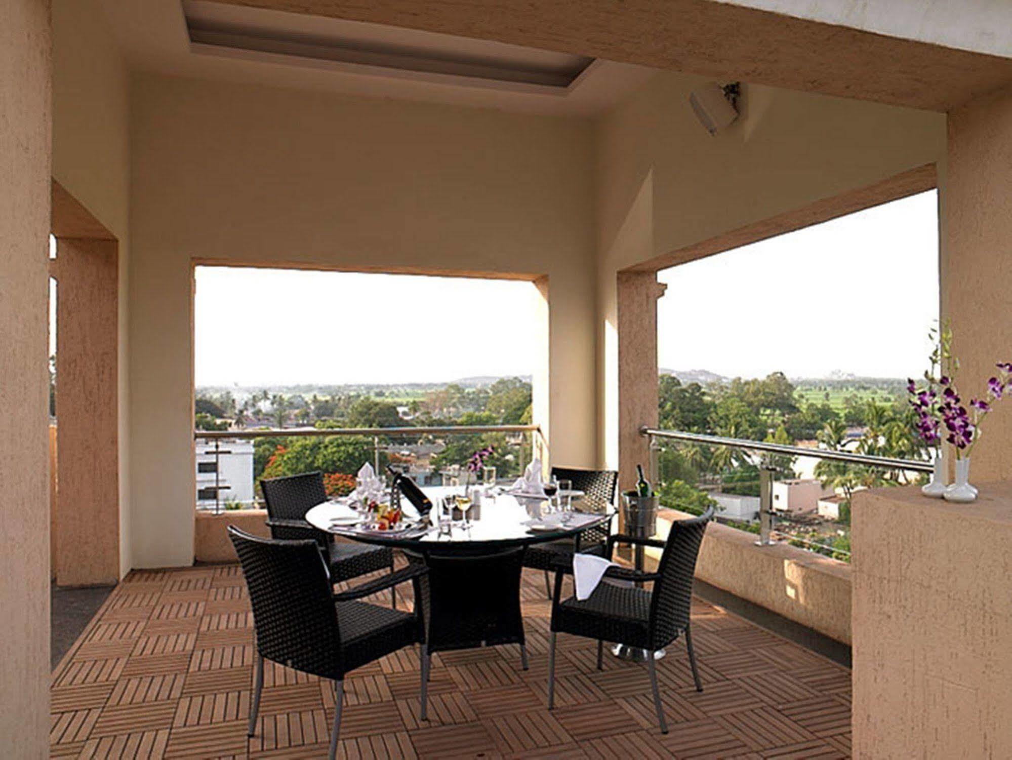 Royal Orchid Central Kireeti Hampi, Hospet Kültér fotó