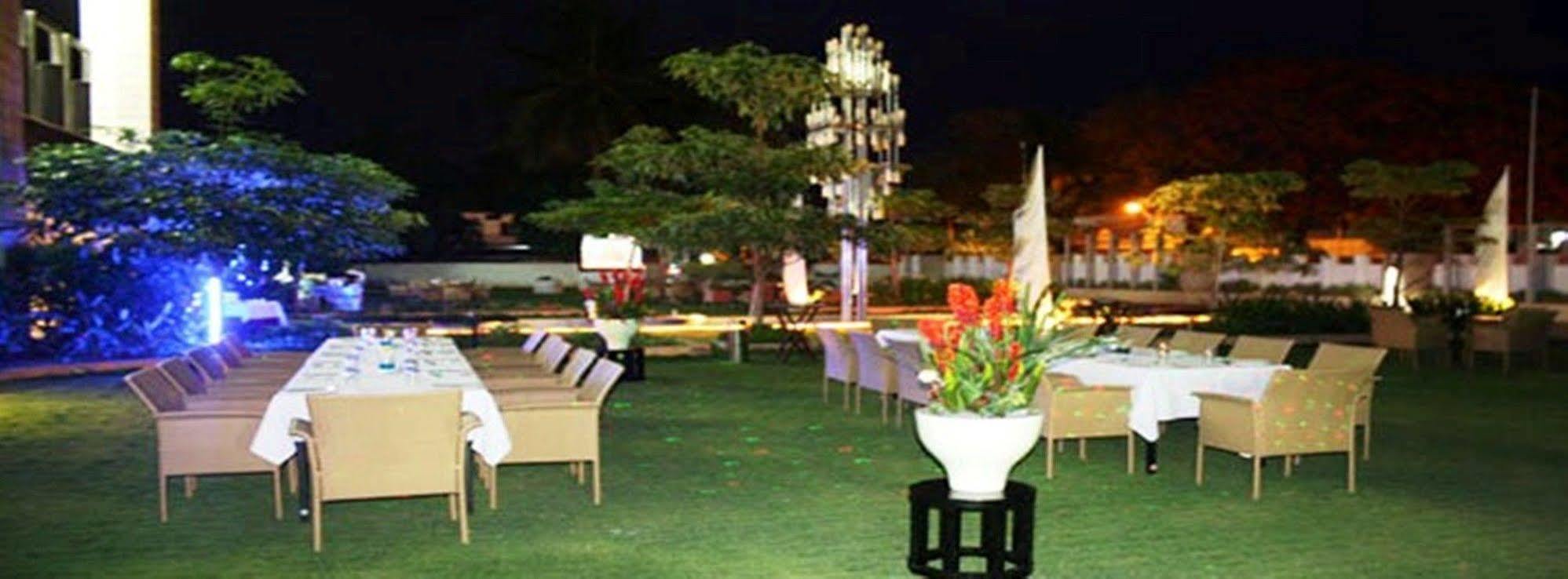 Royal Orchid Central Kireeti Hampi, Hospet Kültér fotó